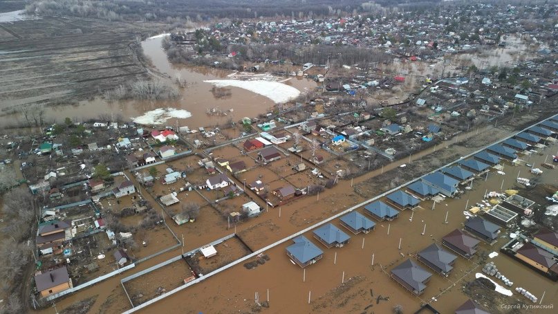 Росію "накрив" апокаліптичний потоп: вода затоплює міста, людей евакуюють, роботу НПЗ зупинили 1