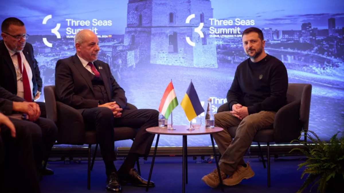 Зеленский впервые встретился с новым президентом Венгрии: о чем говорили