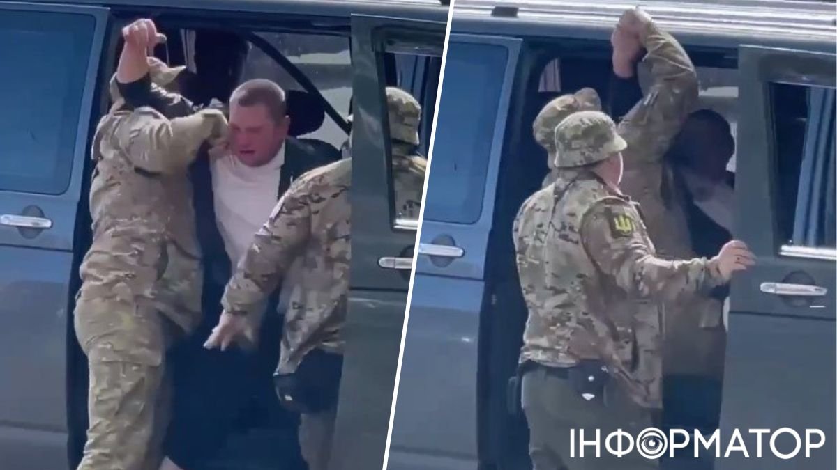 Примусова мобілізація в Одесі: співробітники ТЦК силоміць намагалися запхнути чоловіка в бус, однак той втік - відео
