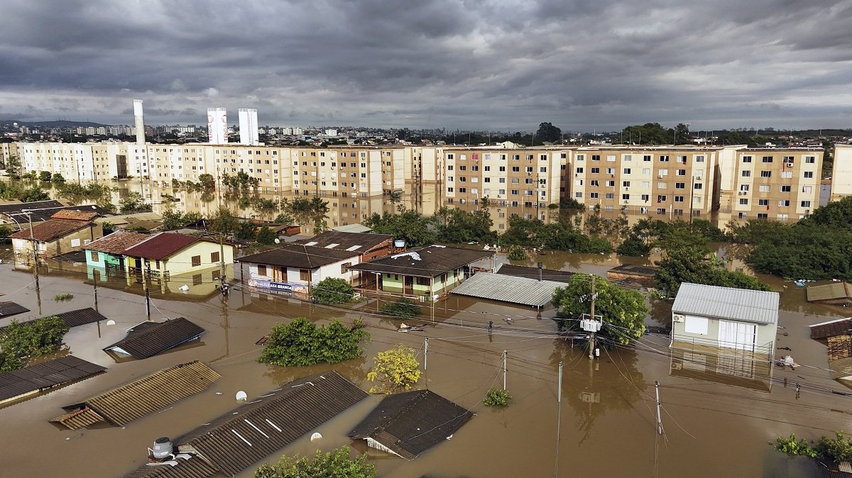 У Бразилії почалася катастрофічна повінь: понад 70 загиблих, майже 90 тисяч людей залишили домівки – фото
