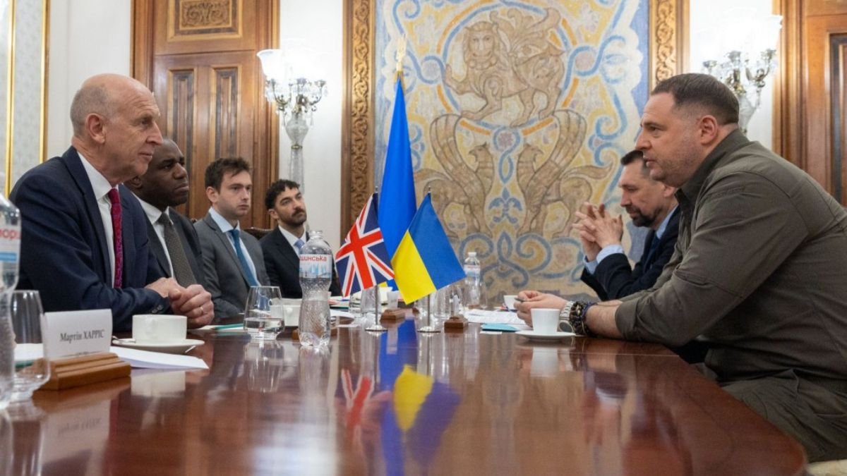 Єрмак розповів британським депутатам-лейбористам про необхідність отримати F-16 та про ситуацію на Харківщині