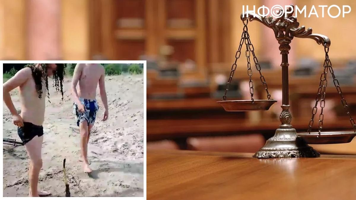 насилует мальчика 
