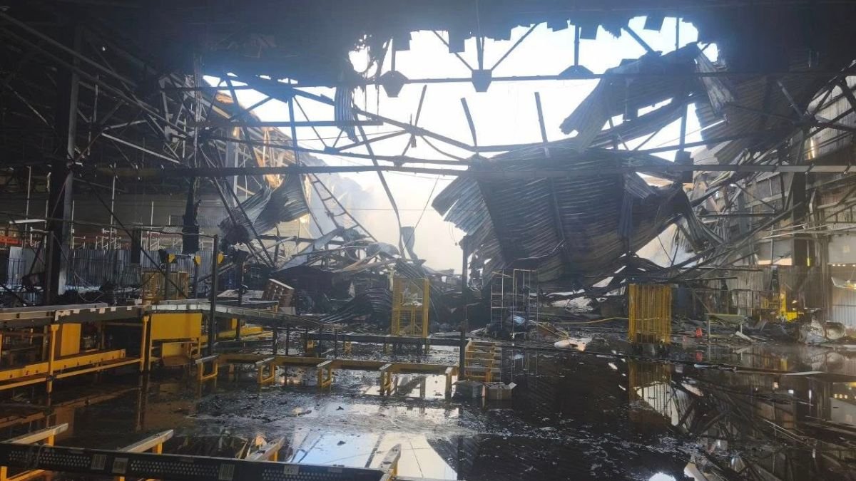 Посилка згоріла на Укрпошті через російський обстріл - інструкція з отримання компенсації