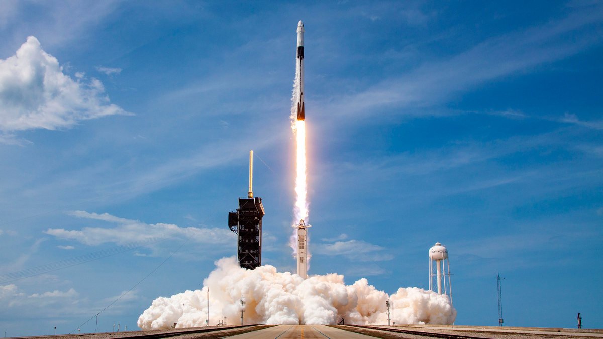 SpaceX успешно запустила на орбиту секретный спутник разведки США
