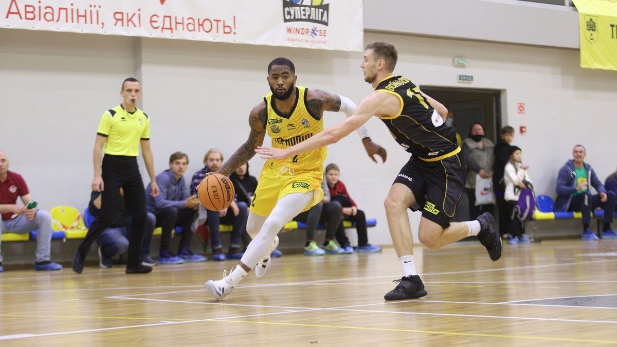 «Киев-Баскет» и «Химик» с побед начали сезон Суперлиги