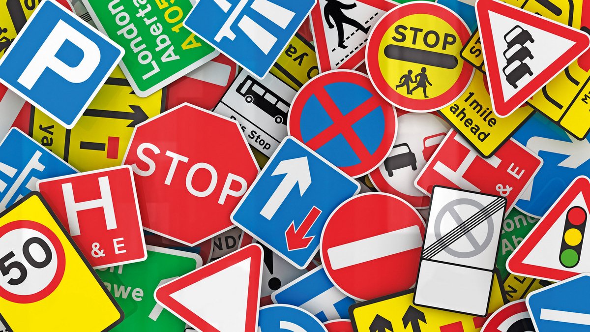 В Україні запроваджують нові дорожні знаки та розмітку: що зміниться і коли