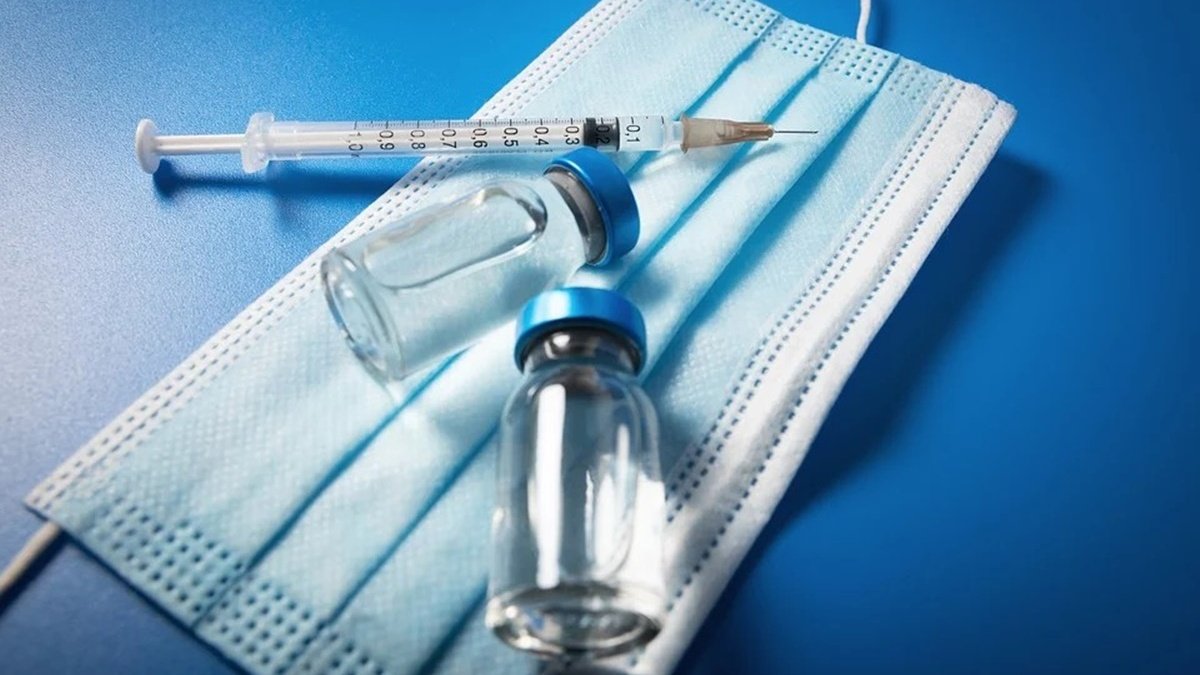 Украина получила около 200 тысяч доз вакцины от гриппа: кто её получит