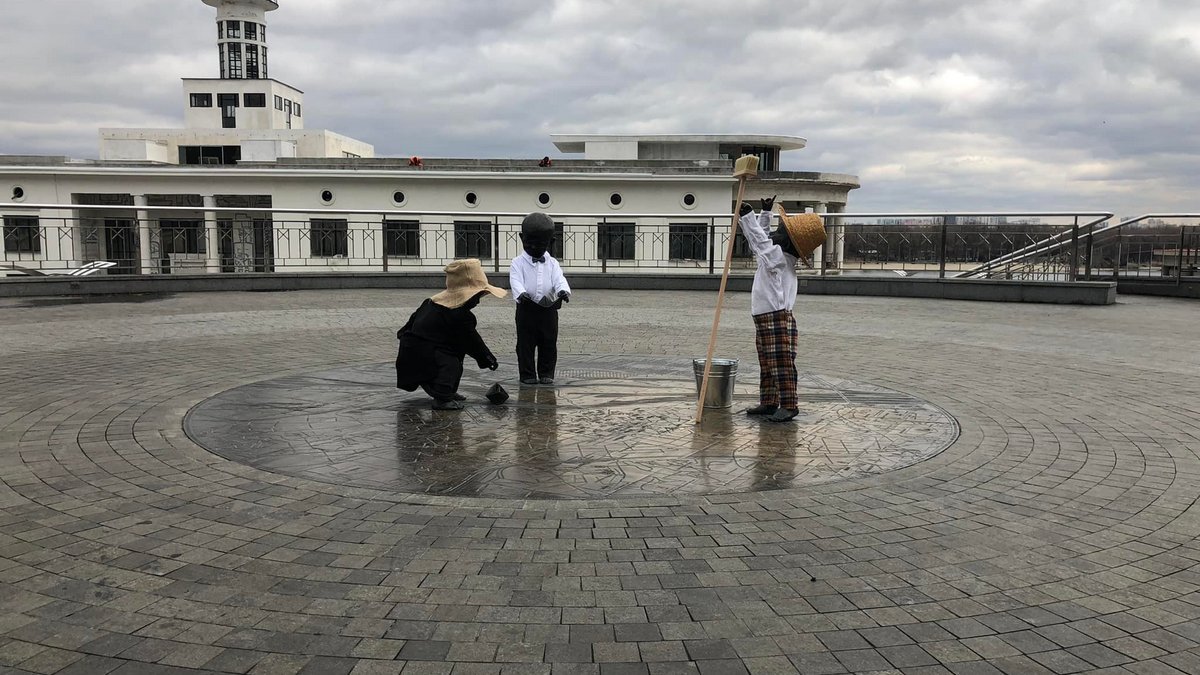 Малышей-основателей Киева одели в костюмы романа "Приключения Тома Сойера" Малышей-основателей Киева одели в костюмы романа "Приключения Тома Сойера"