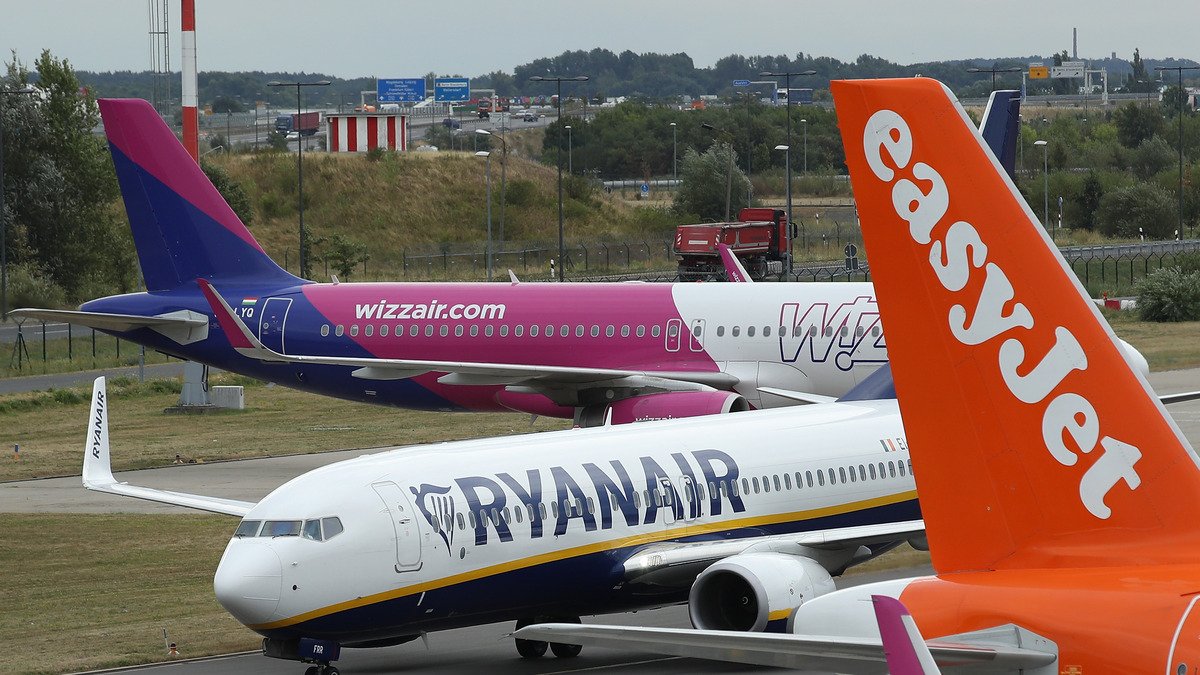 Wizz Air отменил 20 рейсов из Украины: список