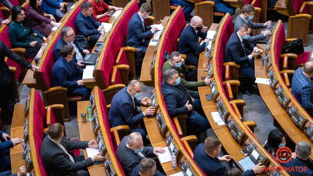 Как прошёл день в Раде: упрощённое гражданство иностранцам и разблокировка «антиахметовского» закона
