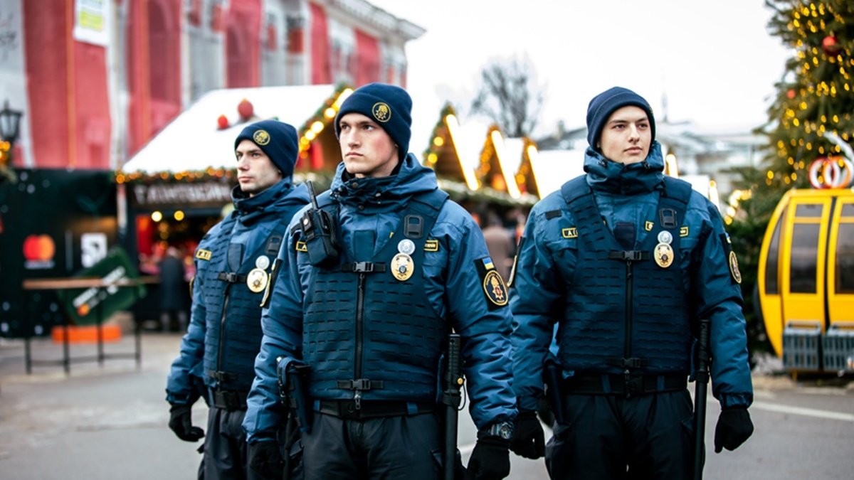 В Україні поліція переходить на посилений режим роботи