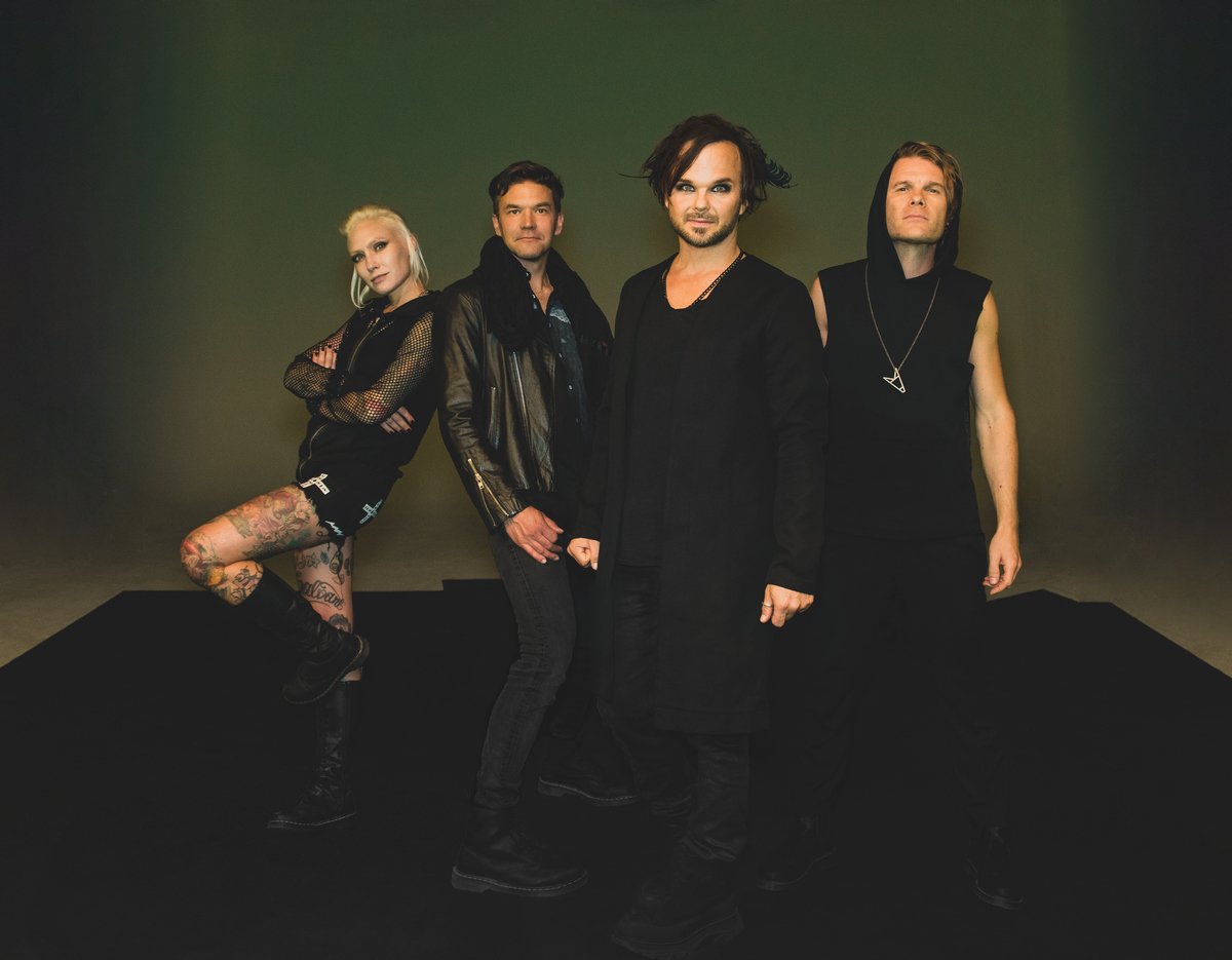 The Rasmus представили новую гитаристку и готовятся поехать на Евровидение The Rasmus представили новую гитаристку и готовятся поехать на Евровидение