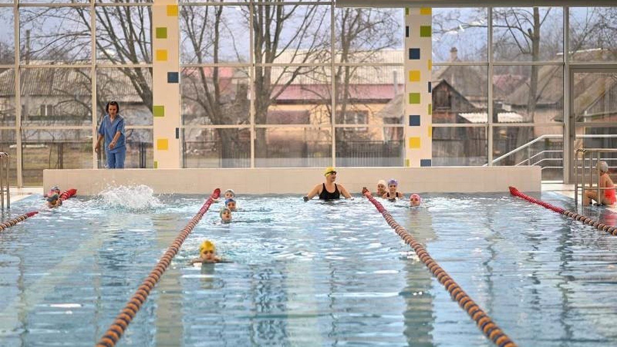 Вместо многолетнего долгостроя: в Черкасской области по программе «Большая стройка» открыли инклюзивный бассейн