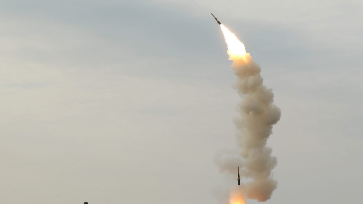 Пустили п'ять крилатих ракет: подробиці удару по Києву