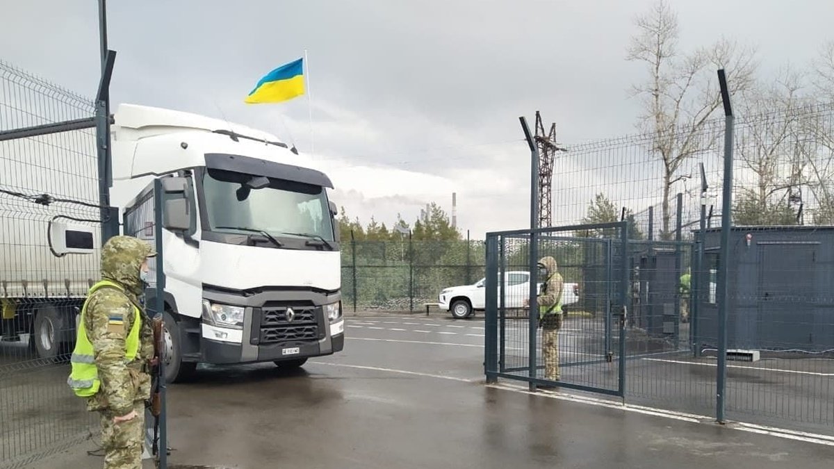 В Харьковскую область доставили гумпомощь из других городов Украины, а также Швейцарии и Польши