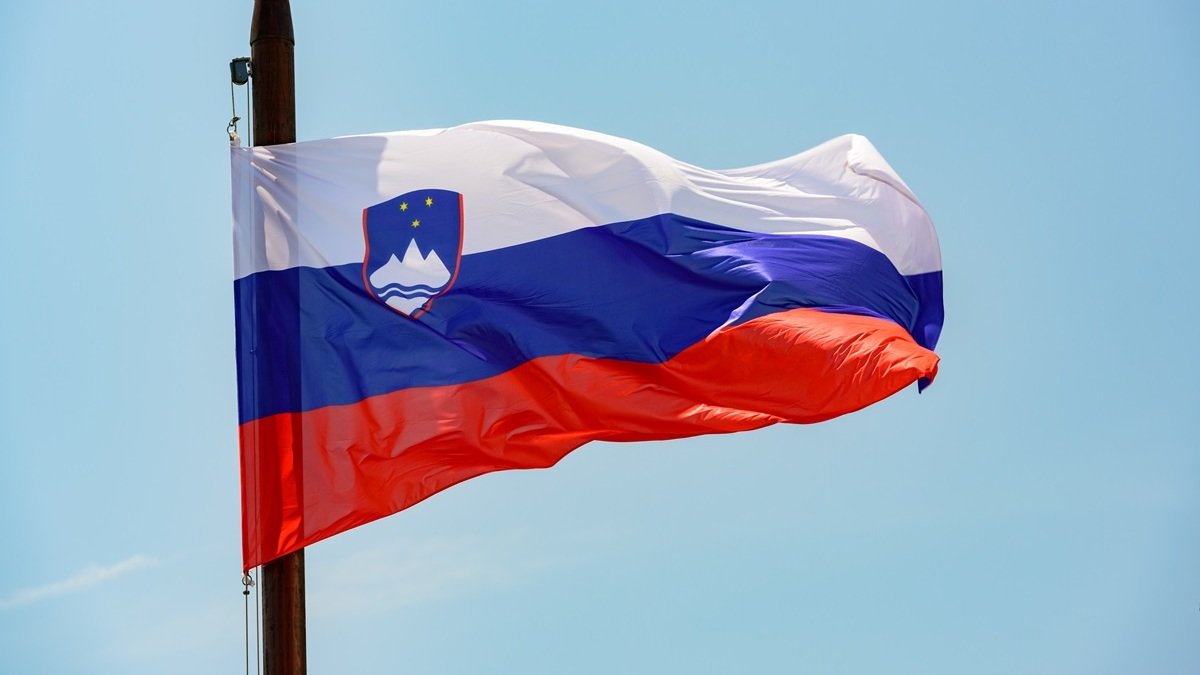Словения планирует вернуть своих дипломатов в Киев