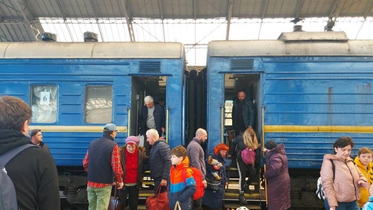«Укрзалізниця» назначила дополнительные эвакуационные рейсы на 6 апреля: график
