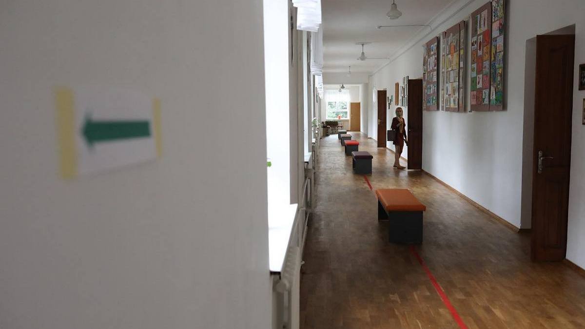 В Житомире хотят отменить набор учеников в классы с изучением русского языка