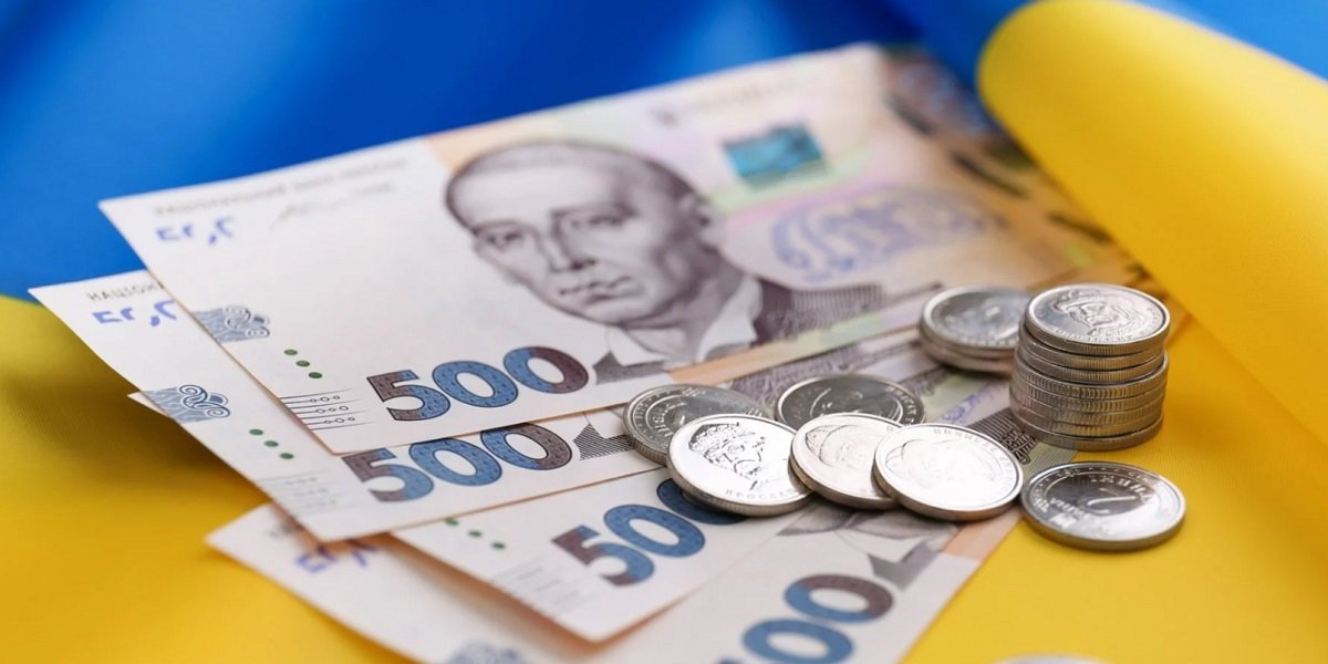 С 1 октября в Украине повысят минимальную зарплату. Как это повлияет на социальные выплаты