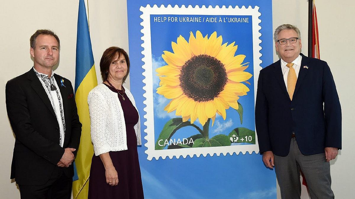 Канада выпустила почтовую марку в поддержку Украины