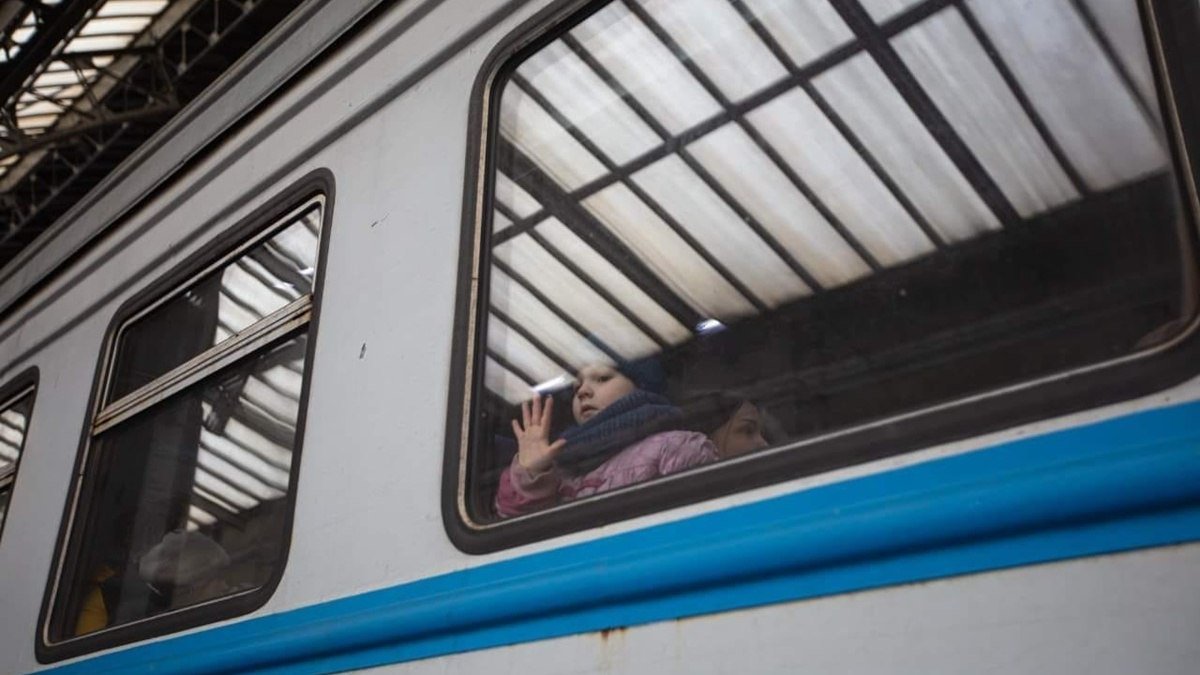 Украинские беженцы попрошайничают в рф. Как выезжают принудительно вывезенные украинцы?
