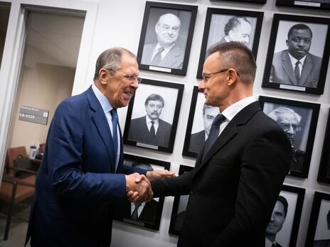 Міністр закордонних справ Угорщини Петер Сійярто і його російський візаві Міністр закордонних справ Угорщини Петер Сійярто і його російський візаві