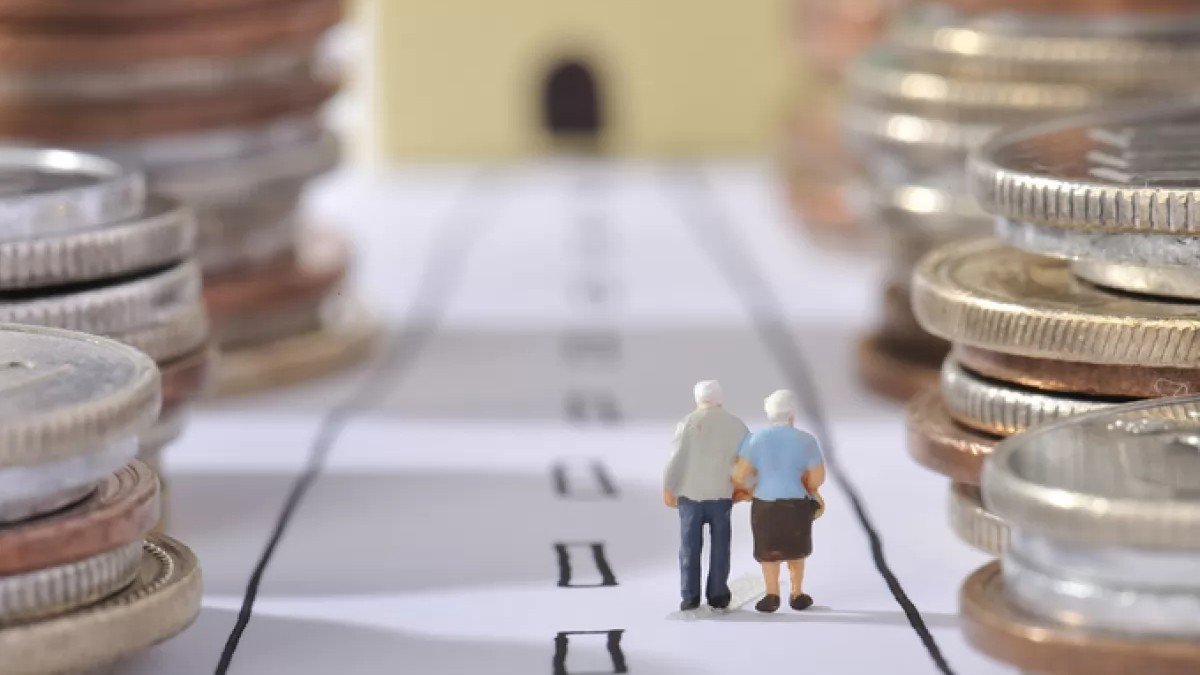 Пільгова пенсія за віком: чи зараховується пільговий стаж, якщо підприємство в умовах воєнного стану працює з зупинками