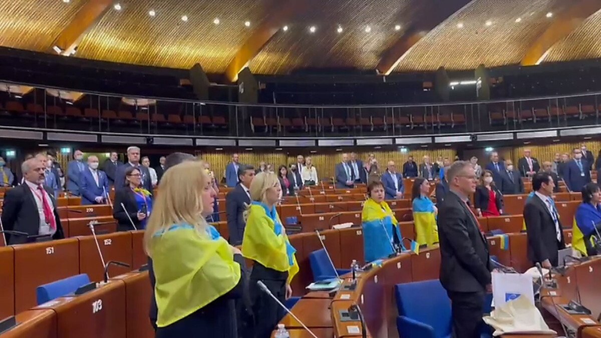 Гімн та подовжений виступ: як Рада Європи демонструє підтримку України на новій сесії Конгресу місцевих влад