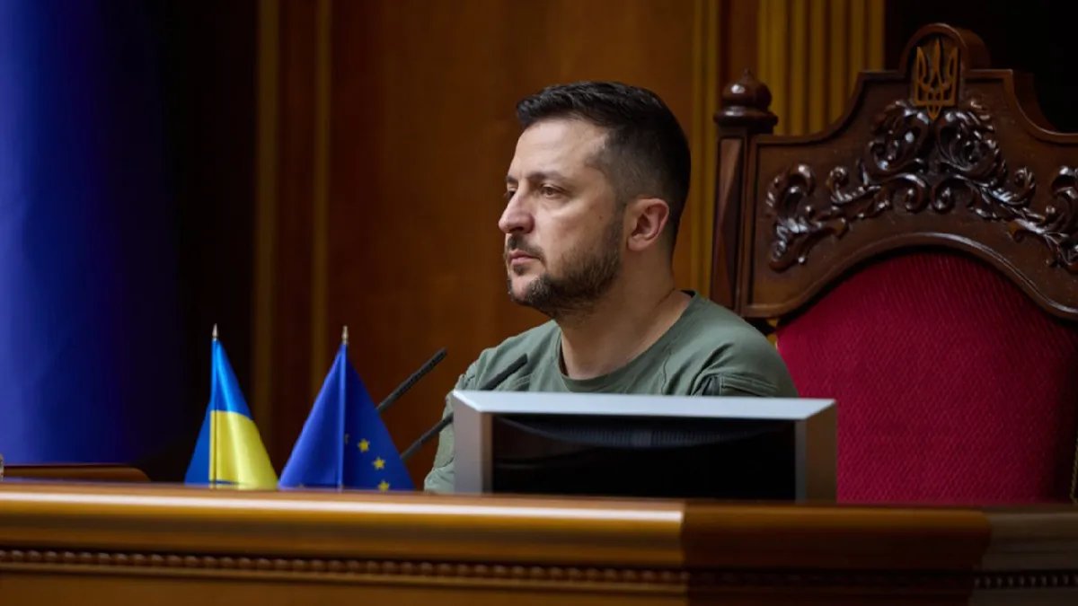 Зеленский ввел санкции против лиц и компаний, помогающих рф железнодорожными перевозками