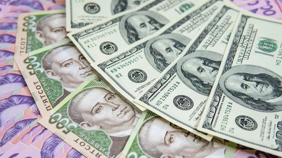 Курс доллара на наличном рынке падает второй месяц подряд – НБУ