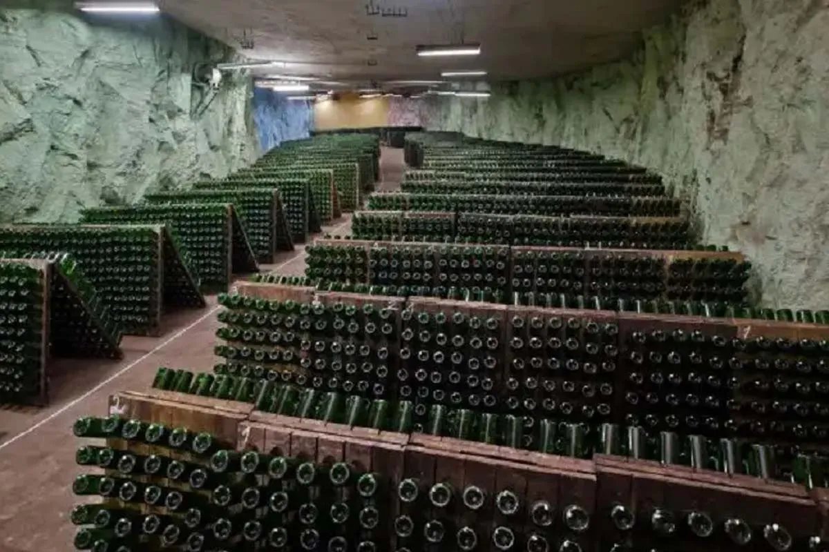 Новини про - Бахмут на лінії вогню: як склалася доля Артемівського заводу шампанських вин