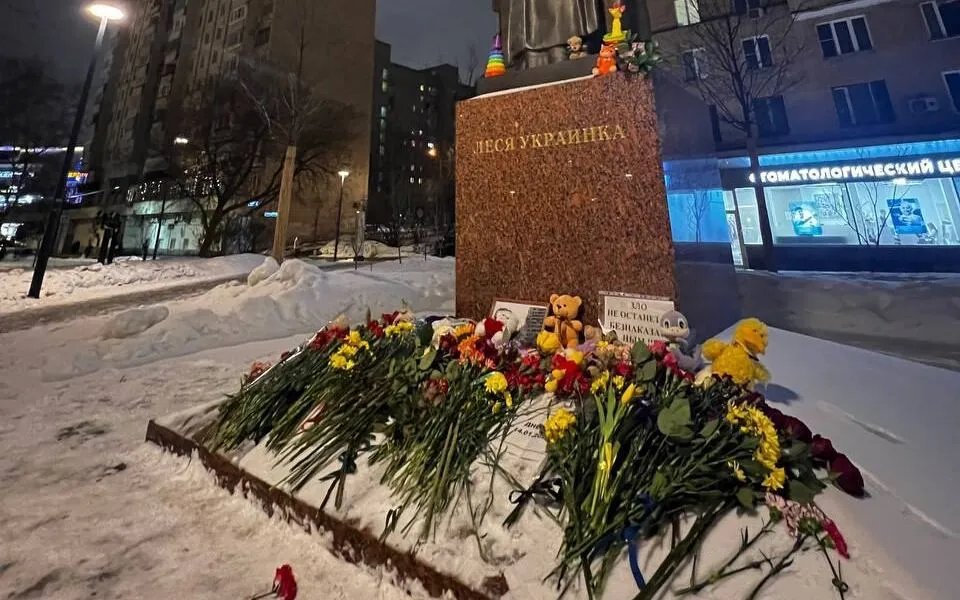 В москве задерживают россиян за почтение памяти жертв трагедии в Днепре