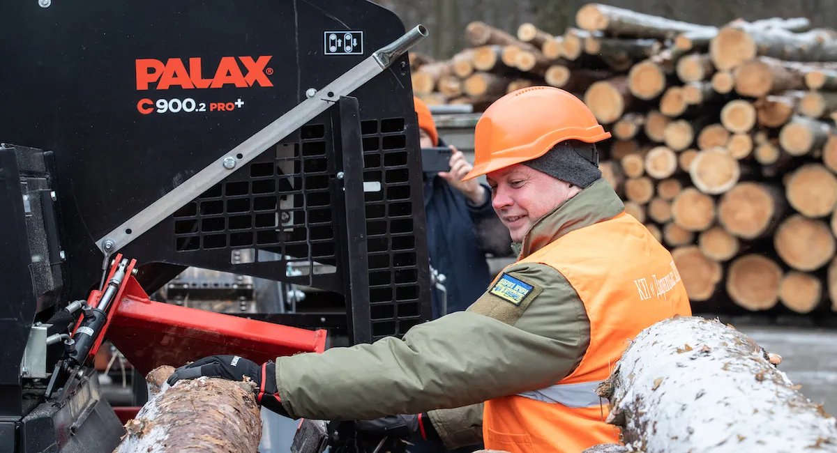 Кто в лесопарк, кто по дрова: Киев запасается энергоносителями