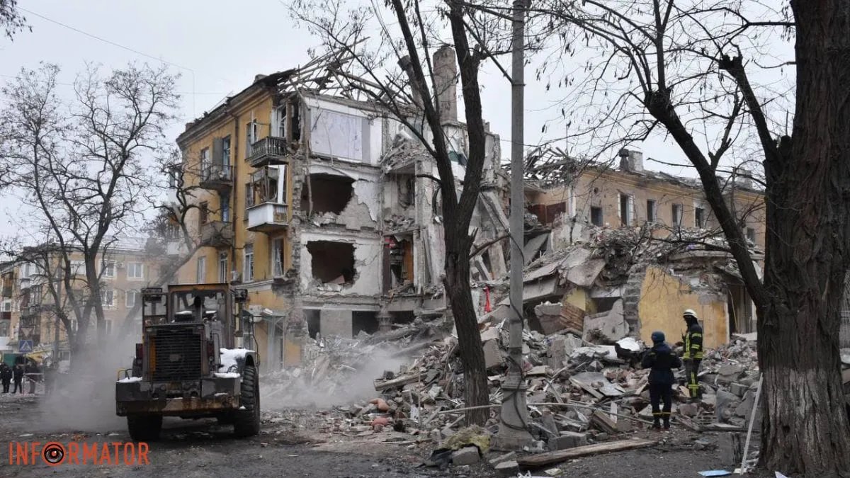 Удар по житловому будинку в Краматорську: з-під завалів дістали тіло загиблої жінки