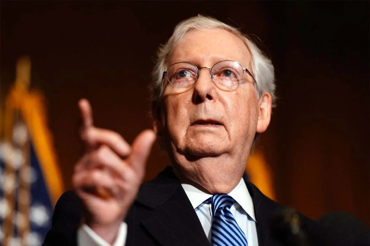 Мітч Макконнелл звинувачує Байдена у нерішучості Мітч Макконнелл звинувачує Байдена у нерішучості