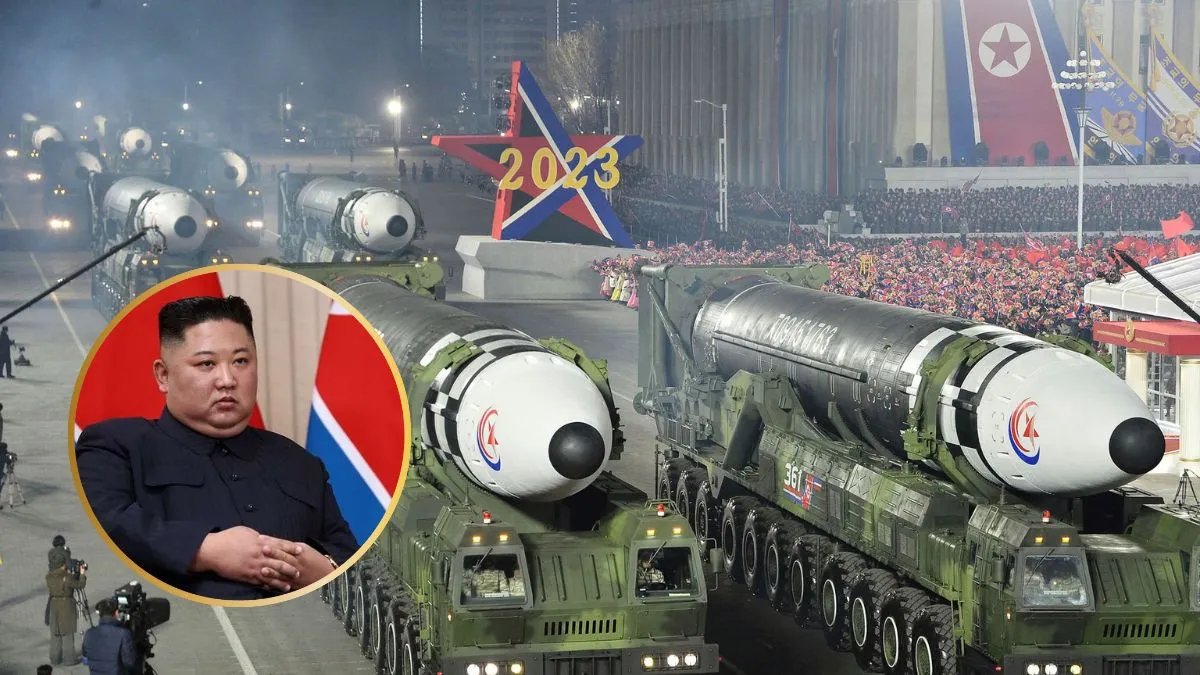 КНДР провела военный парад, на котором показала рекордное количество ядерного оружия