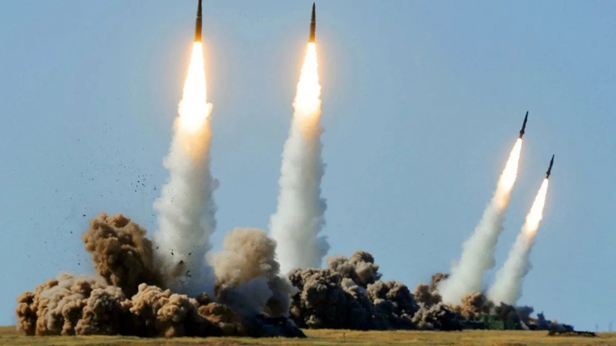 Масштабная воздушная тревога: россияне запустили ракеты и беспилотники