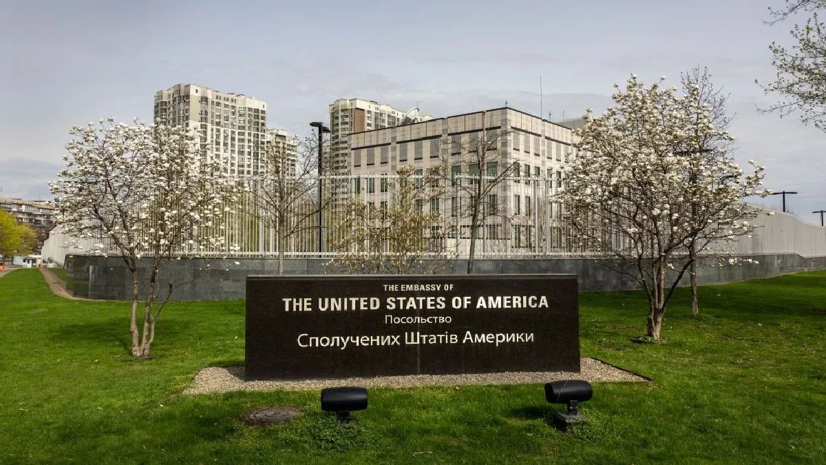 Угроза ракетных ударов. Посольство США предупредило находящихся в Киеве американцев.