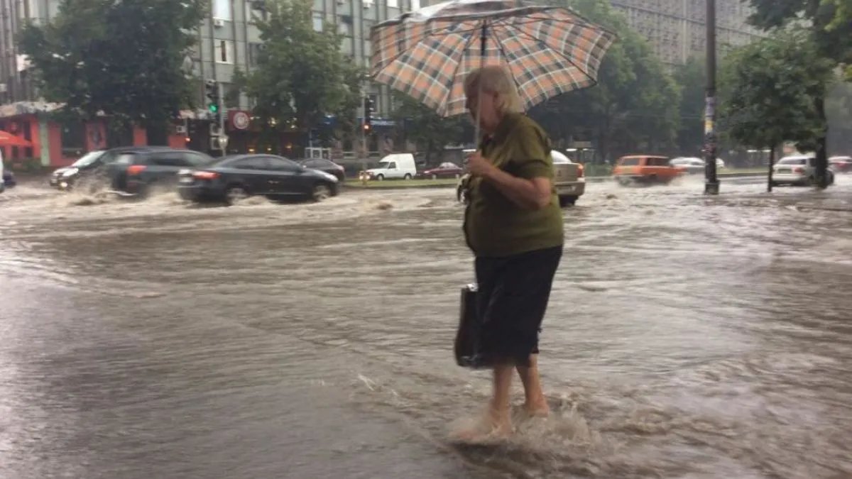 У Запоріжжі за 5 годин випала двомісячна норма опадів: що робиться в місті