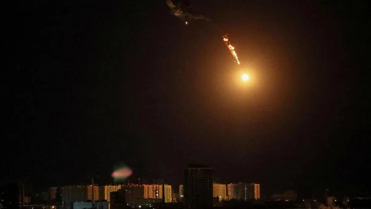 Російські ракети - в українському небі, оголошена масштабна повітряна тривога