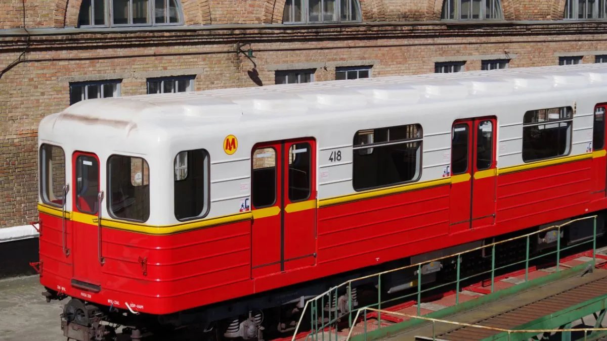 Київський метрополітен отримав другу партію вагонів з Варшави