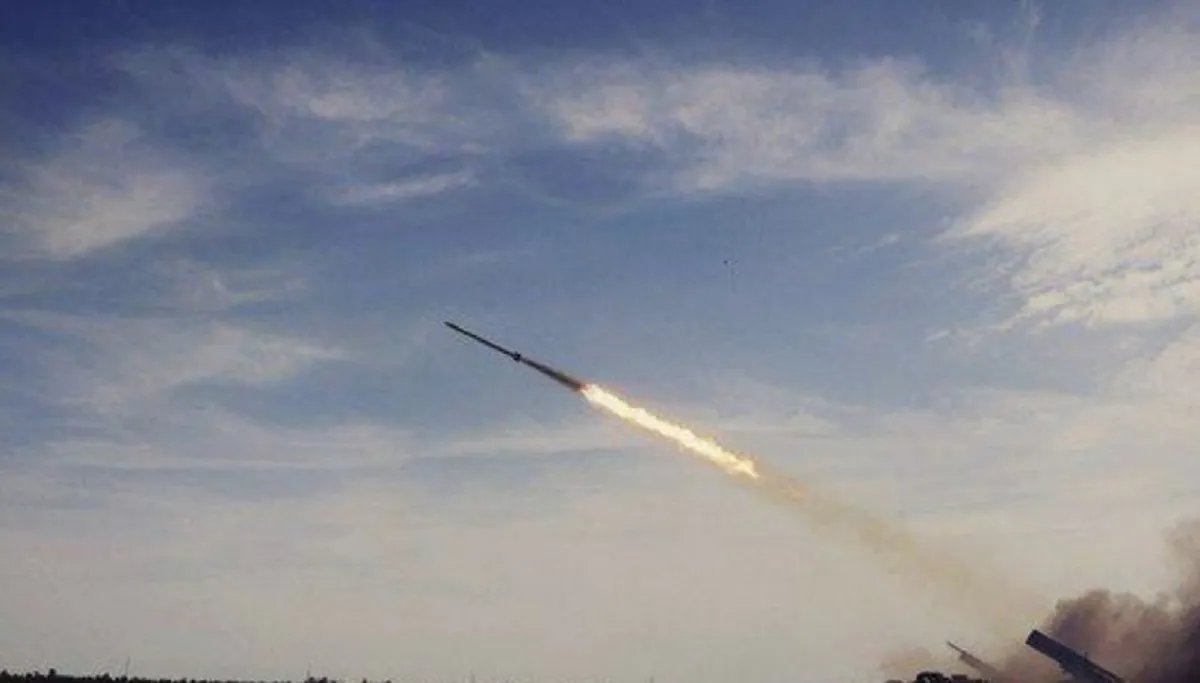 Рф випустила по Україні ракети, на Полтавщині повідомляють про вибухи: що відомо
