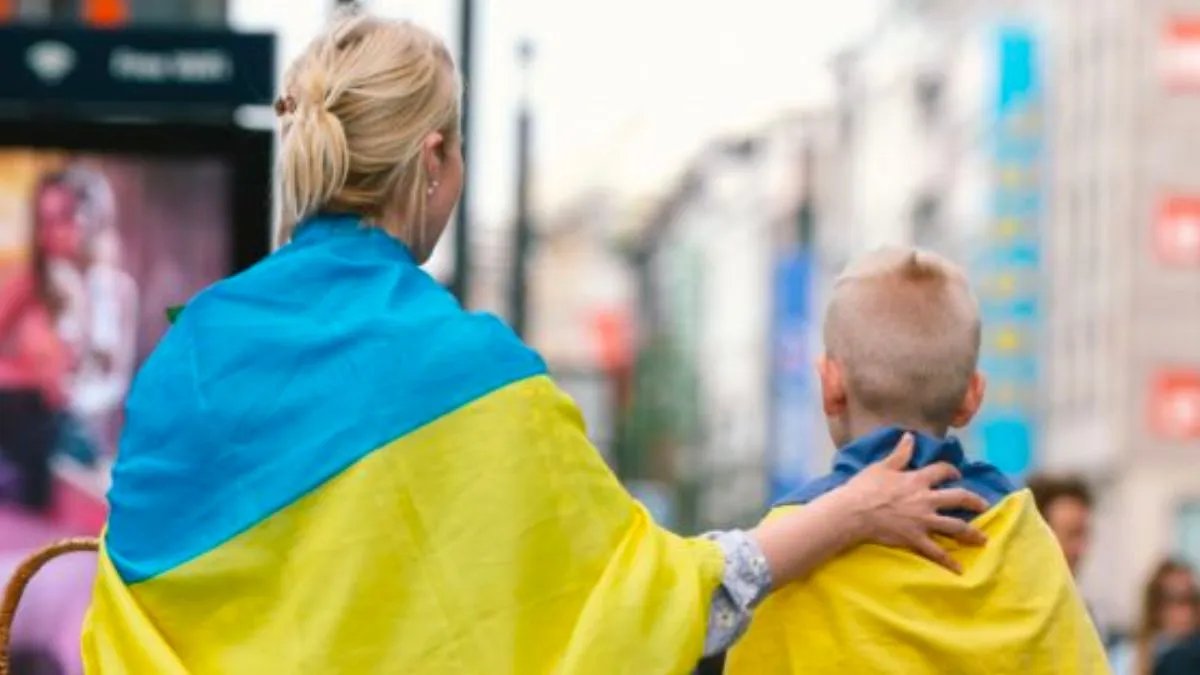 Щомісяця з України виїжджають десятки тисяч людей  — організація "Опора"