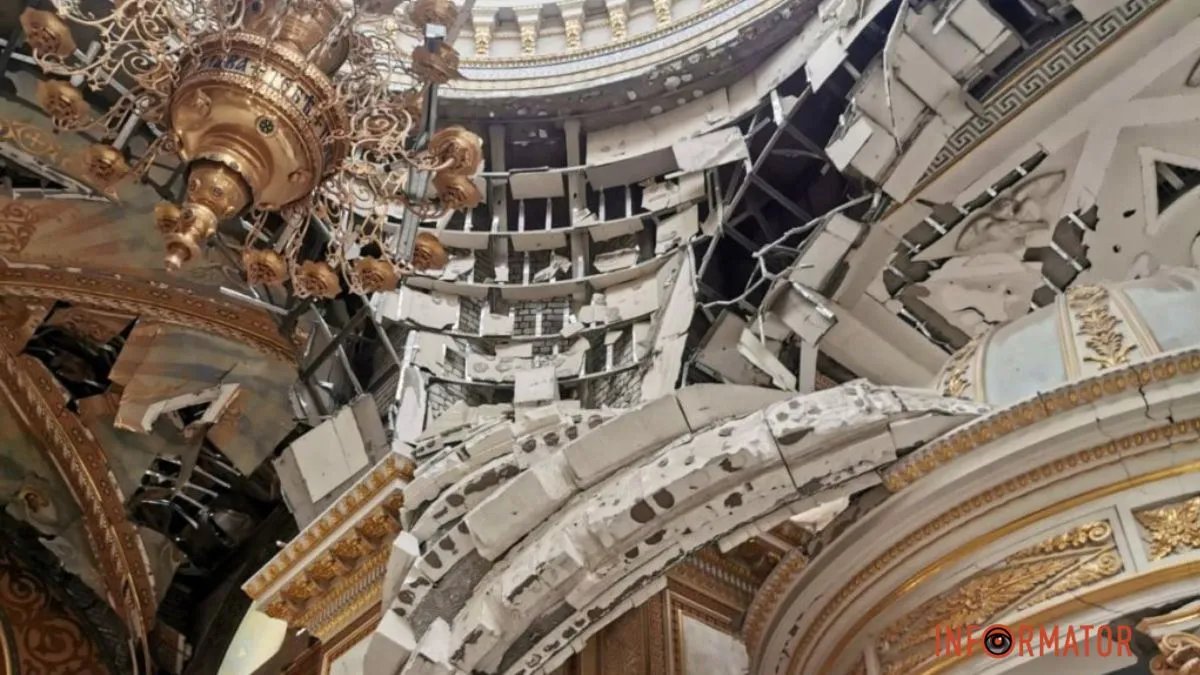В Одесі вже відновлюють знищений ракетою собор: чудотворні ікони та святі мощі вціліли - відео