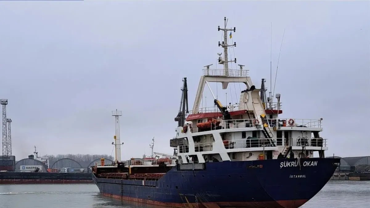 Проігнорував погрози і не підкорився: обстріл цивільного судна "Сукра Окан" росіянами може бути фейком