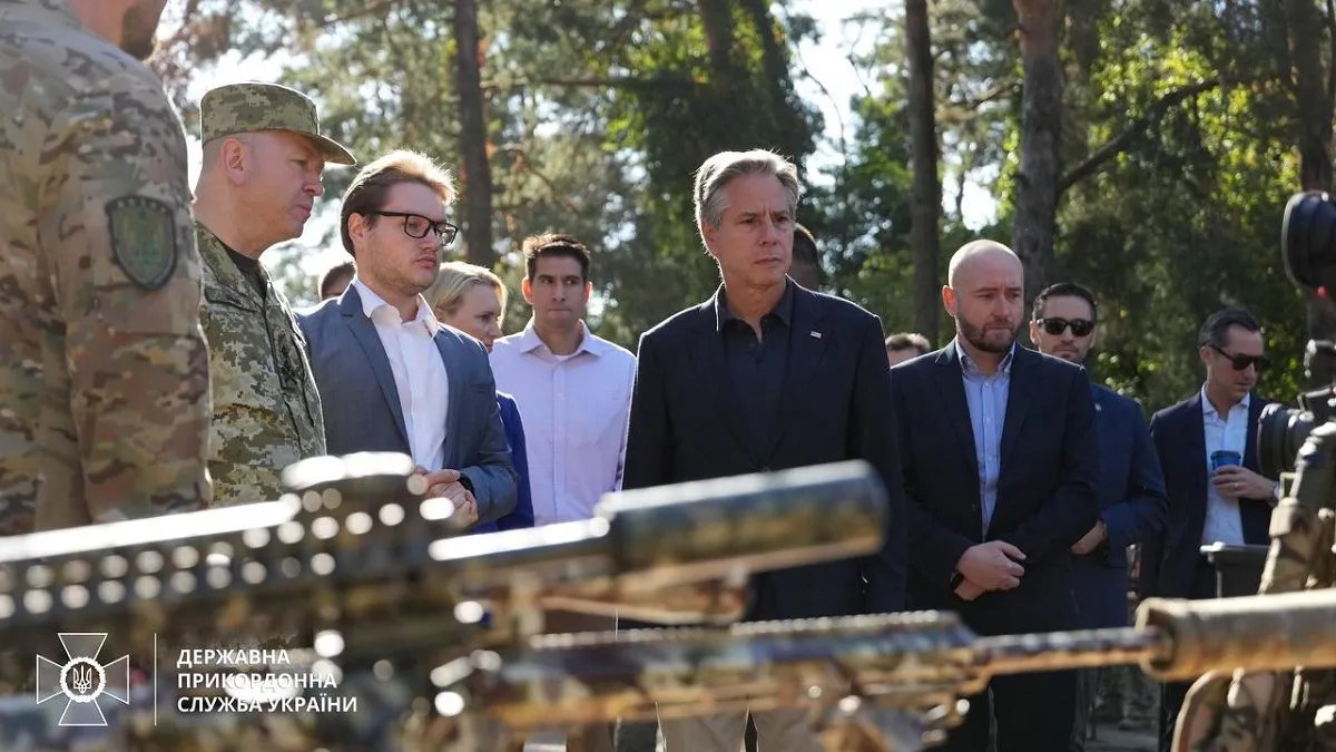 Блинкен провел встречу с пограничниками Украины: чем занимался госсекретарь и фото
