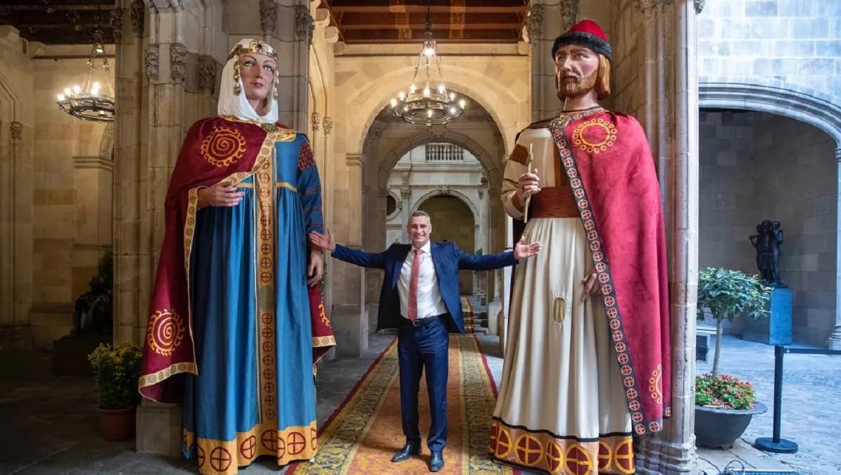 Кличко выехал за границу "играть куклами", пока киевляне жалуются на его бездействие: что известно о евротуре мэра