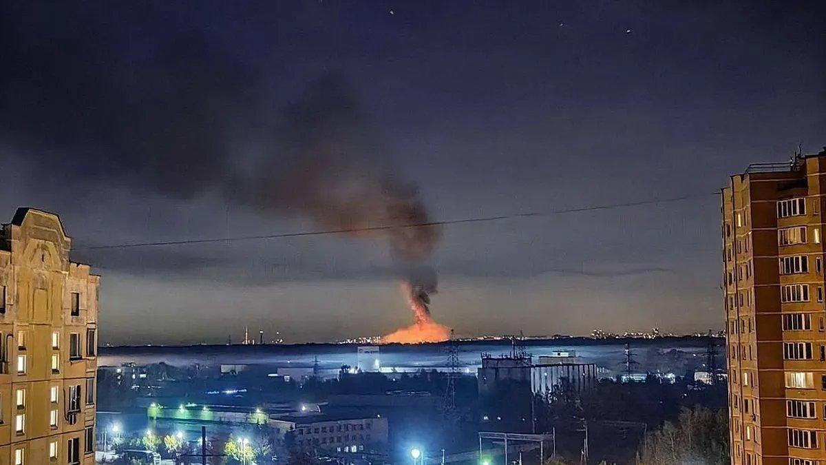 У Московській області виникла велика пожежа на військовому аеродромі