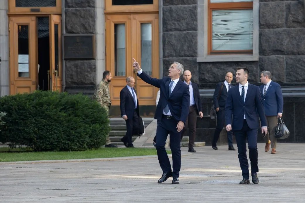 Про яку зброю домовились Зеленський і Столтенберг: головні подробиці візиту Генсека НАТО до Києва